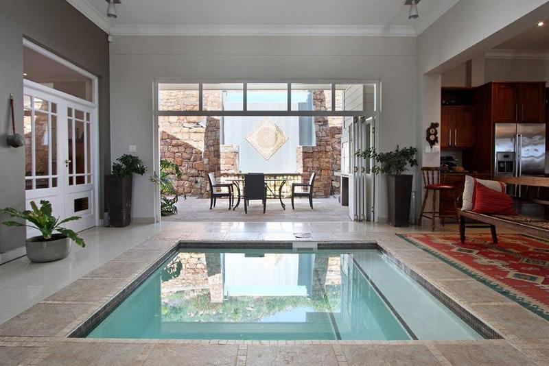 5 Bedroom Property for Sale in Hillcrest Western Cape